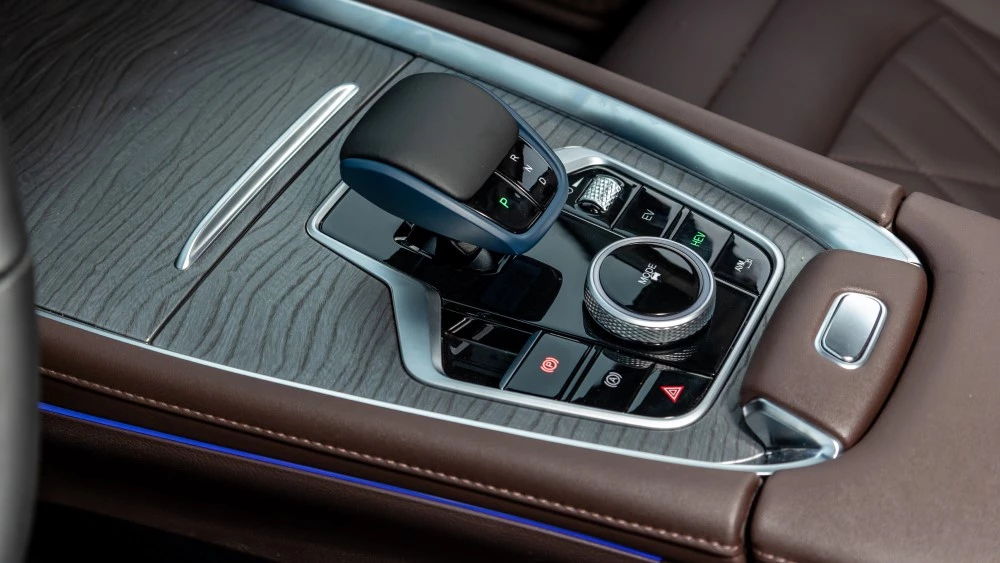 Chery Tiggo 8 Pro Plug-in Hybrid салон интерьер селектор тоннель