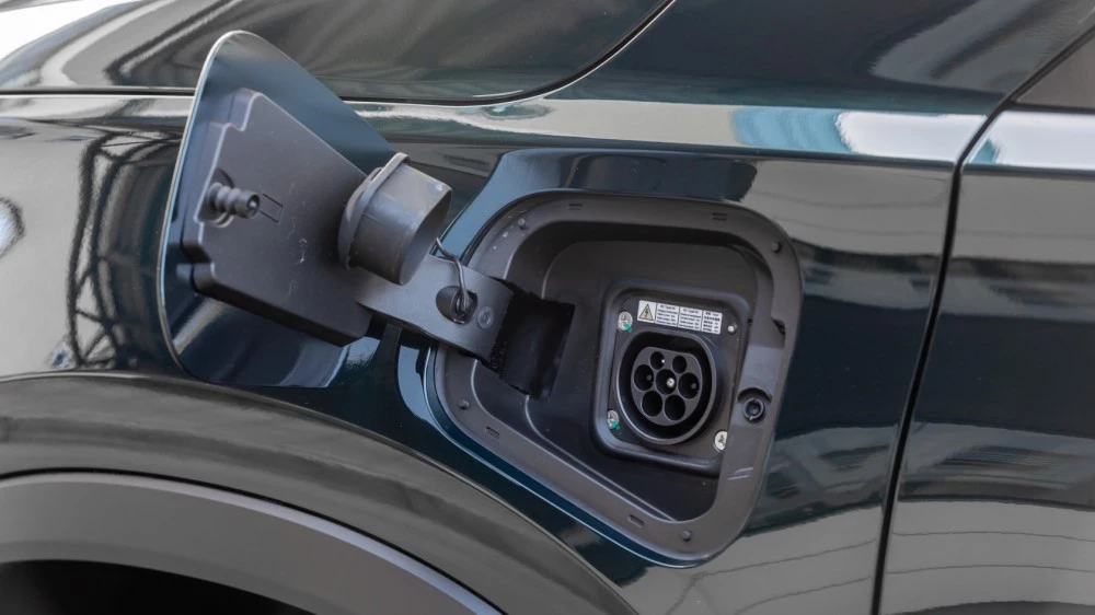 Chery Tiggo 8 Pro Plug-in Hybrid лючок зарядки