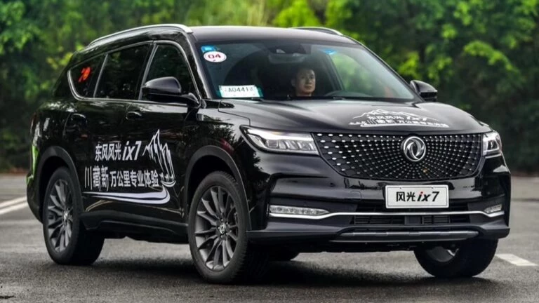 Dongfeng Fengon ix7 сбоку спереди