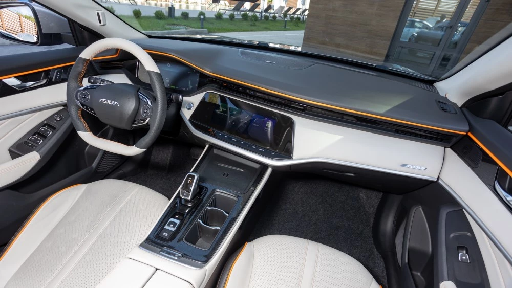 Dongfeng Aeolus Shine Max салон интерьер первый ряд