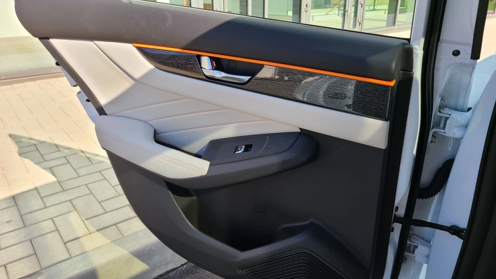 Вовсе не безумный «Макс». Тестируем необычный седан Dongfeng Aeolus Shine Max