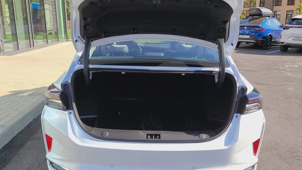 Dongfeng Aeolus Shine Max седан салон интерьер багажник