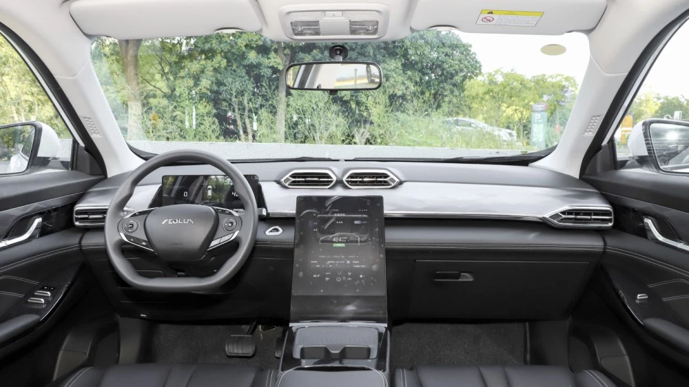 Салон интерьер электрического кроссовера Dongfeng Sky EV01