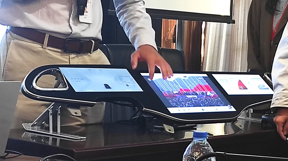 подключенные автомобили экраны интернет в машине Exeed VX Chery