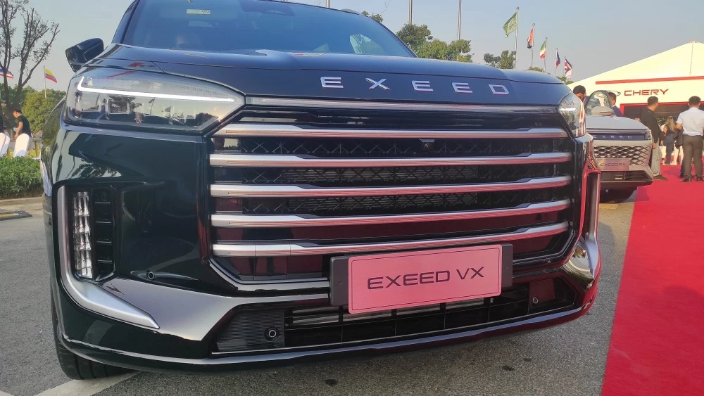 Exeed VX обновленный спереди новый решетка радиатора