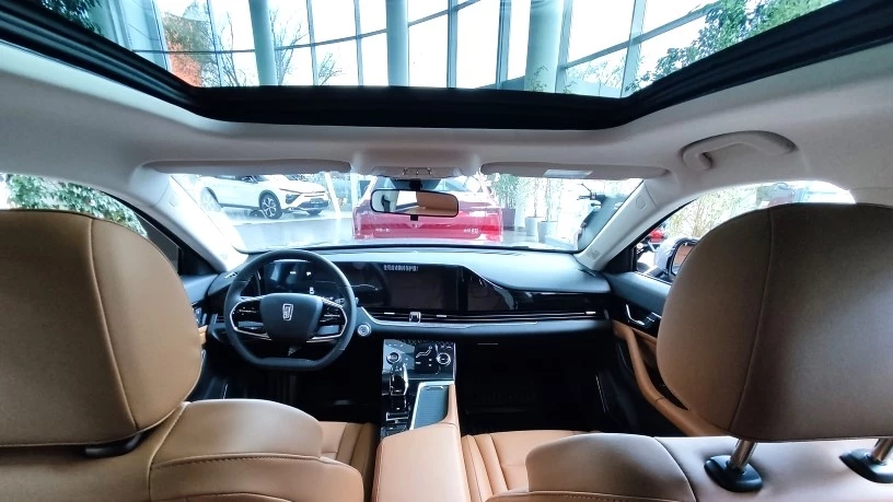 Лифтбек FAW Bestune B70 – идеал для такси дилерский центр Аарон салон интерьер