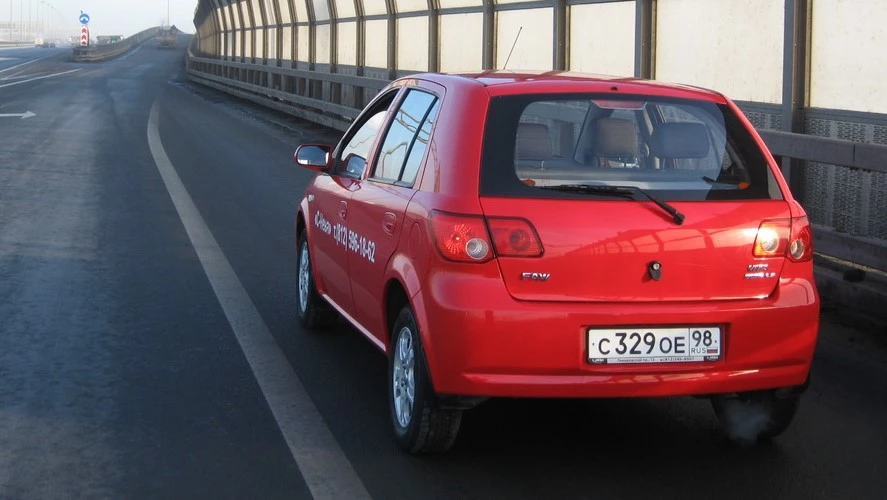FAW Vita сзади сбоку с пробегом подержанный