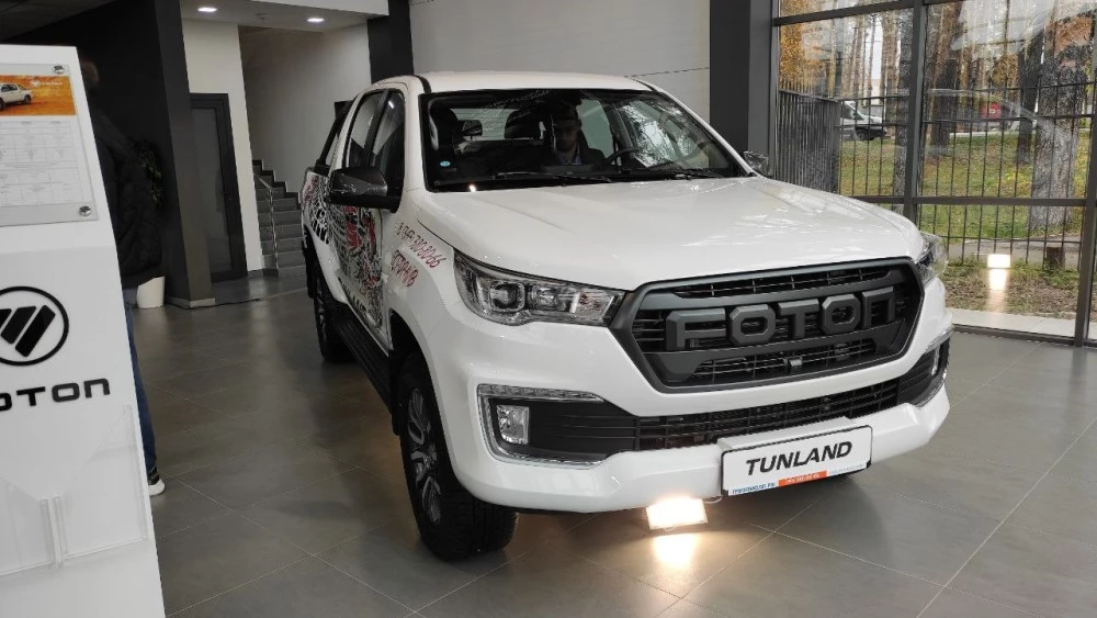 Foton Tunland G7 сбоку спереди