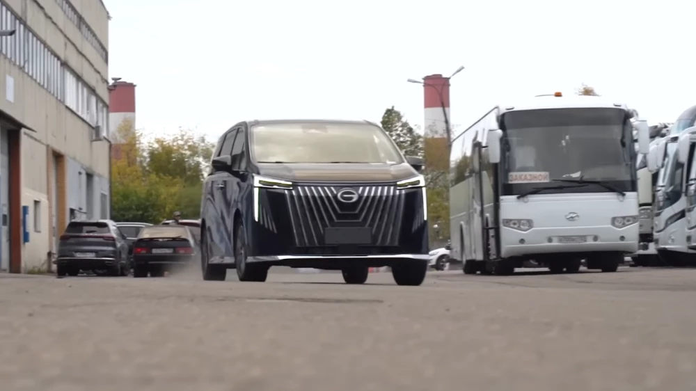 GAC M8 спереди