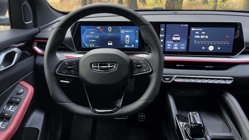 новый Geely Coolray 2023 салон интерьер