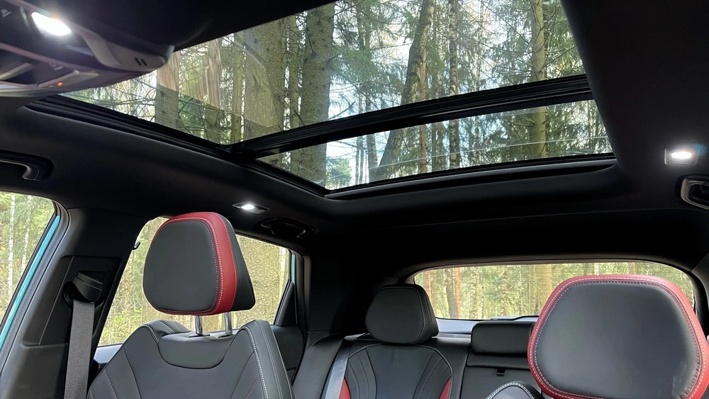 новый Geely Coolray 2023 салон интерьер панорама