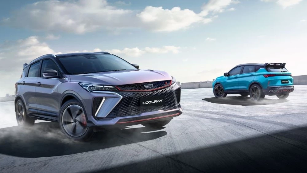 новый Geely Coolray старт продаж спереди сзади