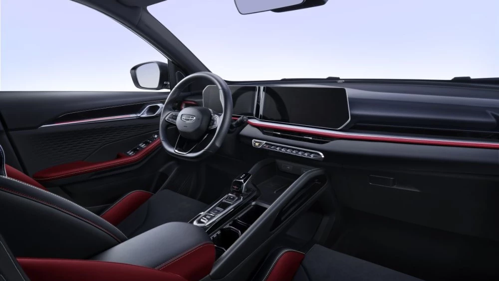 новый Geely Coolray старт продаж салон интерьер первый ряд