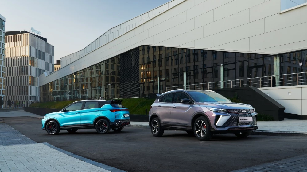 новый geely coolray в россии сзади сбоку спереди в статике предзаказы