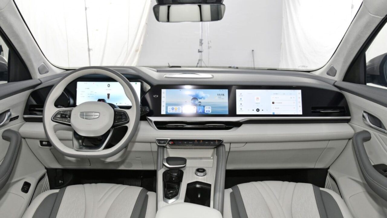 ����������� Geely Monjaro Hi-F ������� ������� ���� �������� - ���������  ����������