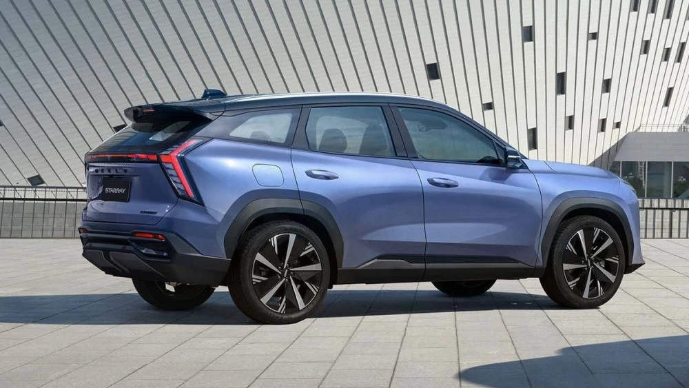 Geely Starray сбоку сзади