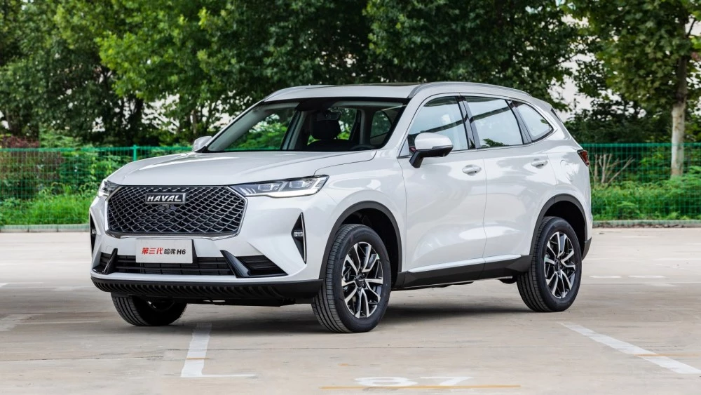 Чешские эксперты сравнили Haval H6 и Skoda Kodiaq. Соотношение не в пользу «европейца» Haval H6 третьего поколения салон интерьер сбоку спереди