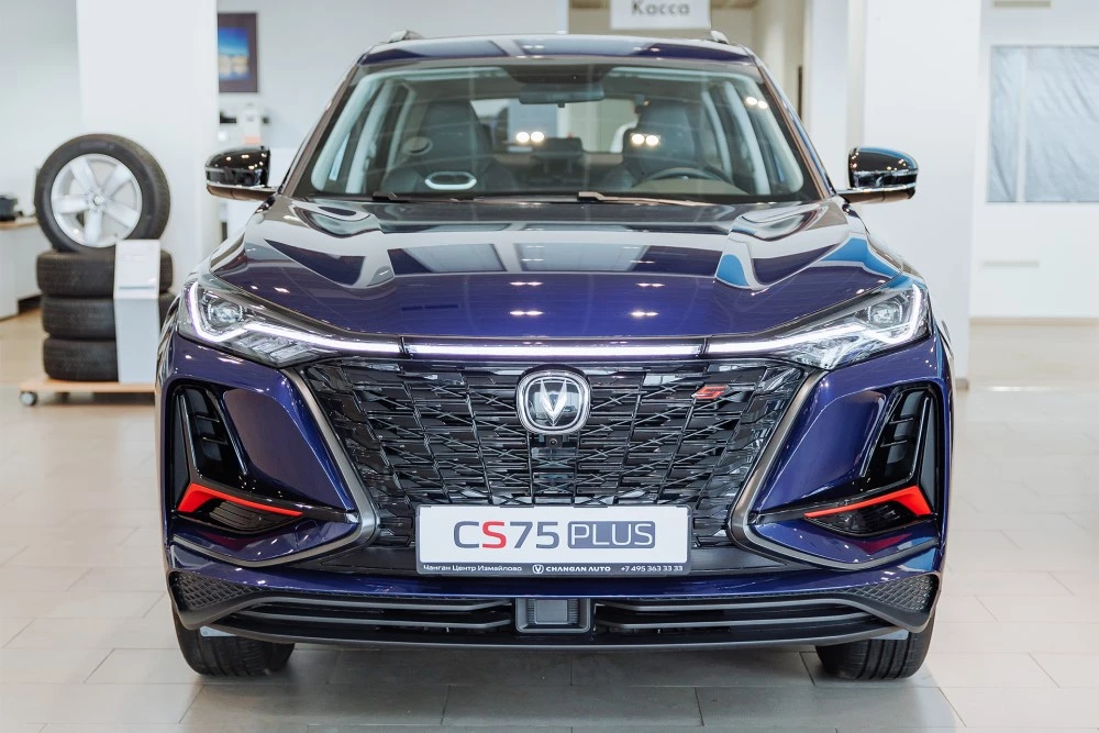 CHANGAN Измайлово CS75 Plus новый спереди в дилерском центре купить новый