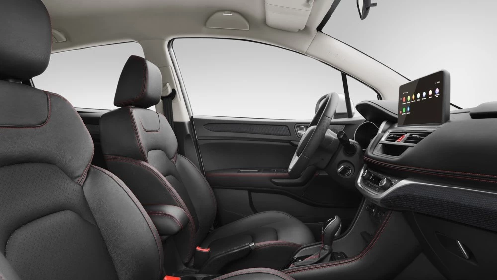 Кроссовер JAC JS3 салон интерьер первый ряд