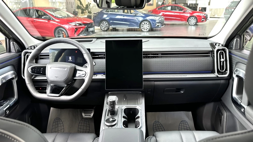 продажи Jaecoo J7 у дилерском центре шоуруме салон интерьер