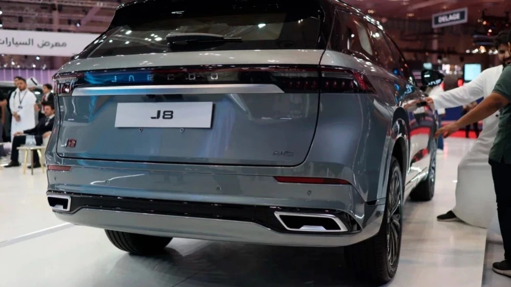 Jaecoo J8 на Женевском автосалоне 2023 сбоку сзади