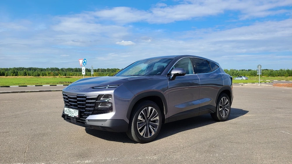 Jetour Dashing серый сбоку спереди