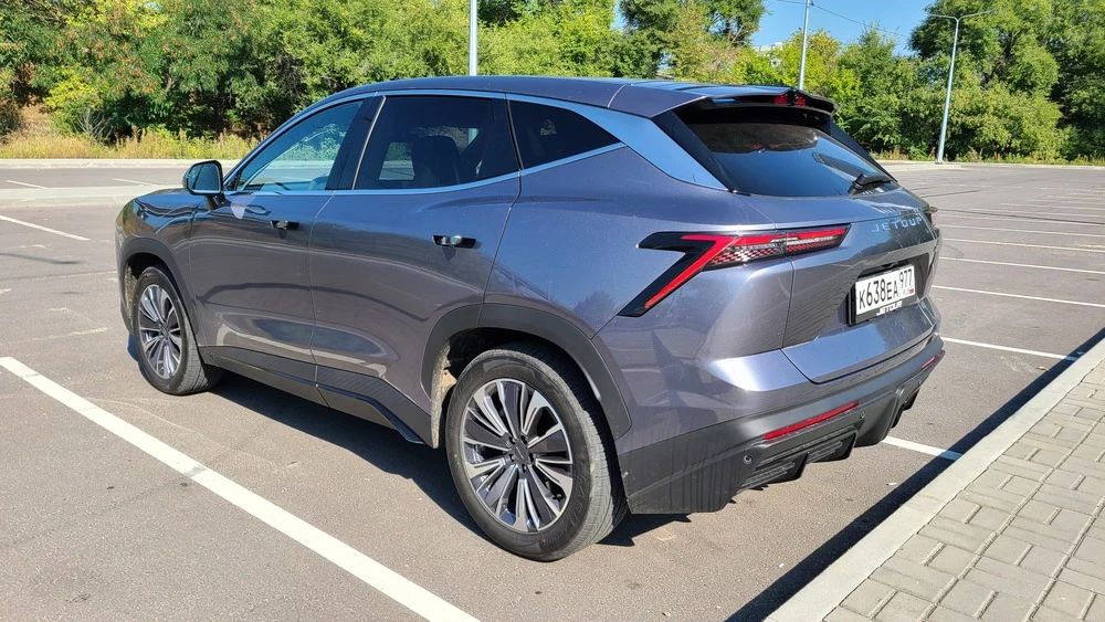 Jetour Dashing серый сбоку сзади