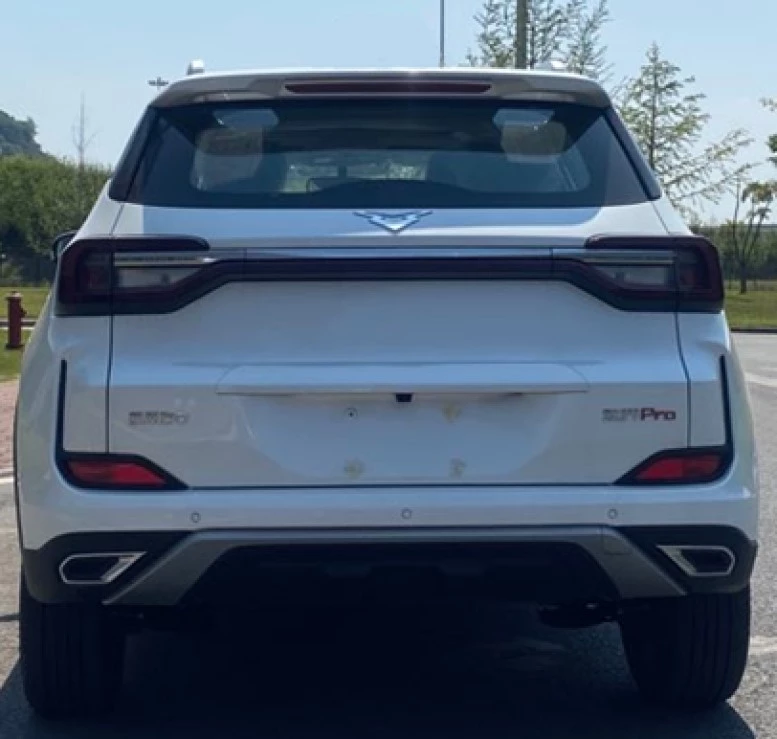 Обновленный кроссовер Kaiyi X3 Pro сзади