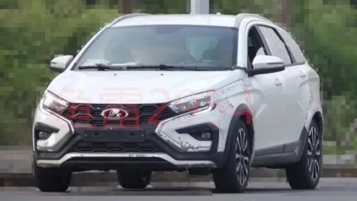 Универсал Lada Vesta SW Cross тесты в Китае спереди сбоку
