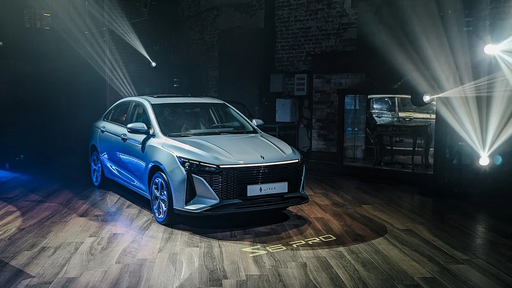 Livan S6 Pro спереди сбоку