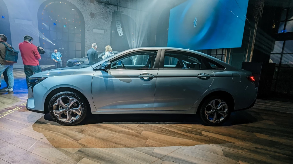 Livan S6 Pro сбоку