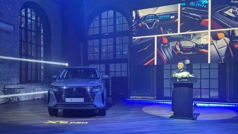 презентация в России Livan X6 Pro сбоку спереди