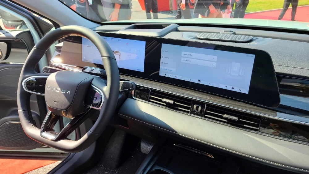 Omoda 5 EV E5 интерьер салон