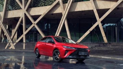 OMODA S5 GT сбоку спереди Кунцево