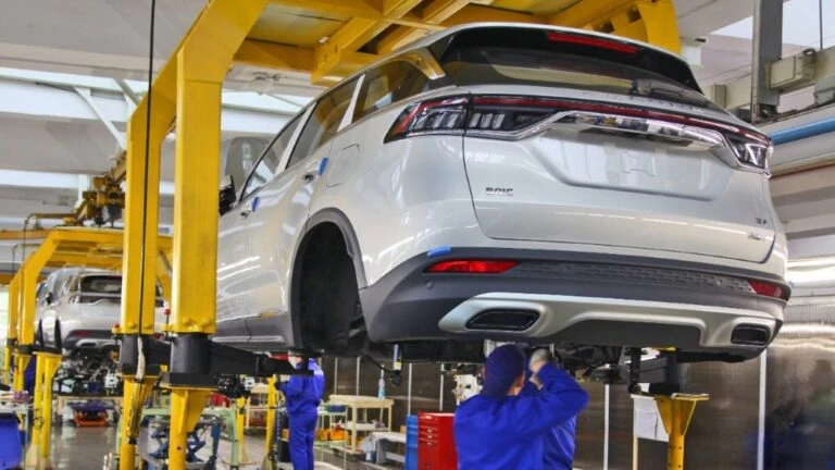 BAIC X7 Автотор сзади конвейер сборка