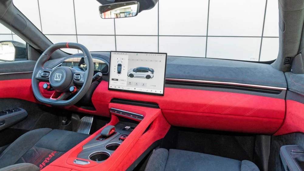 Лифтбек Zeekr 001 FR салон интерьер