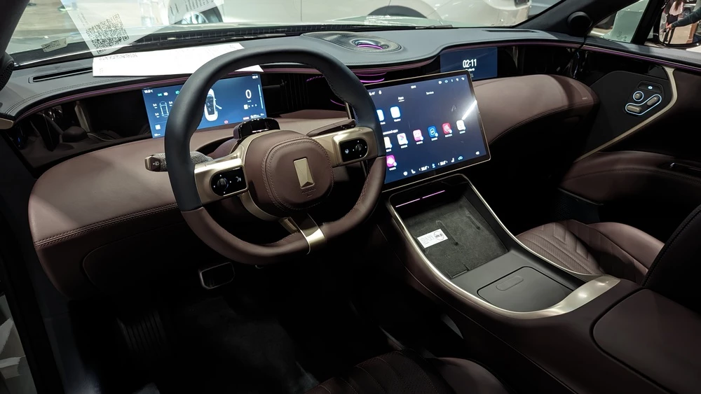 Салон интерьер электрического кроссовера Avatr 11