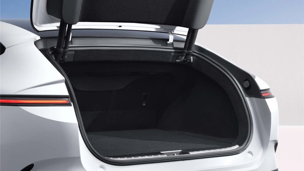 Avatr 12 багажник седан или хэтчбек