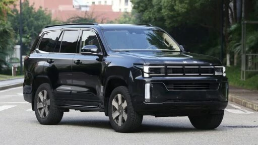 Beijing BJ60e EREV от BAIC спереди сбоку