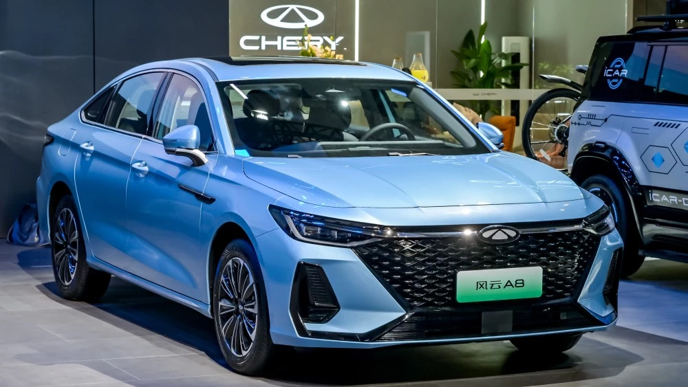 Chery Fulwin A8 автосалон в Гуанчжоу сбоку спереди