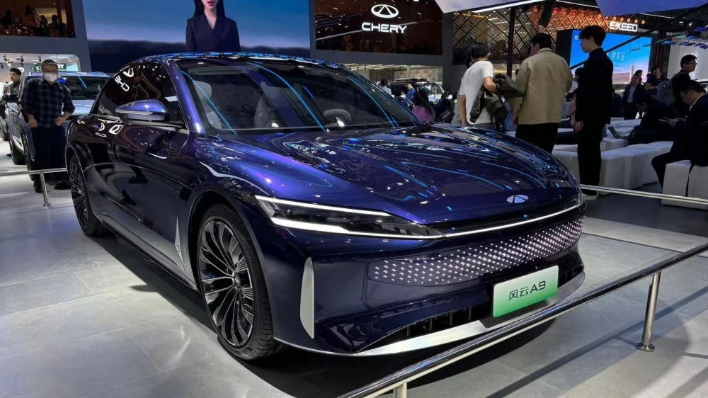 Chery Fulwin A9 сбоку спереди автосалон Гуанчжоу