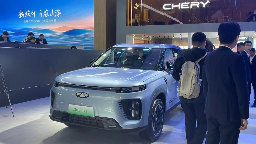 Chery Fulwin T6 спереди сбоку автосалон Гуанчжоу