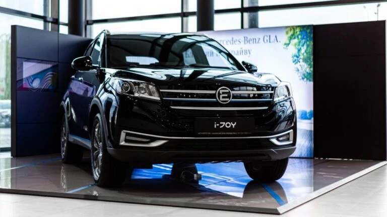 Evolute i-Joy у дилера Арт-Моторс Уфа цена спереди сбоку в автосалоне новый купить