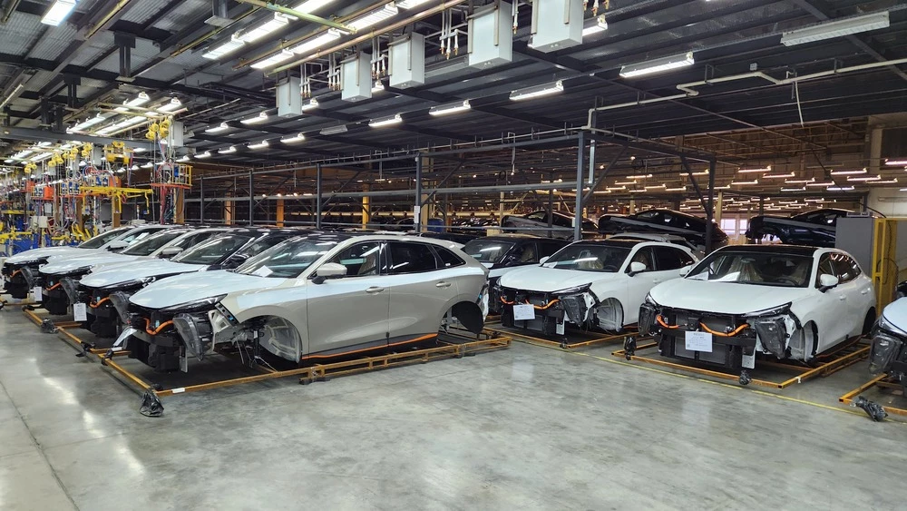 Evolute i-Sky машинокомплекты кузова завод Моторинвест