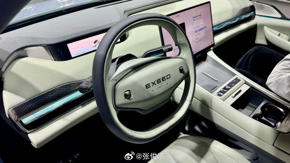 Exeed Exlantix ES салон интерьер