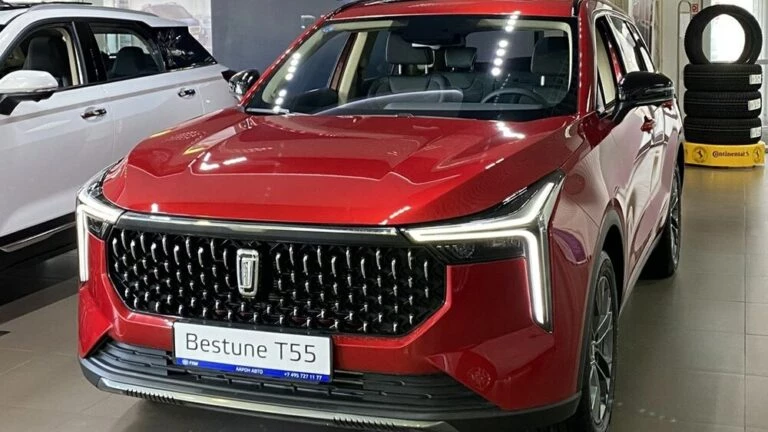 Кроссовер FAW T66 Аарон дилер сбоку спереди