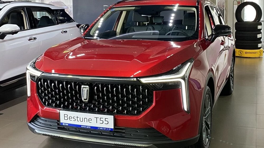 Кроссовер FAW T66 Аарон дилер сбоку спереди