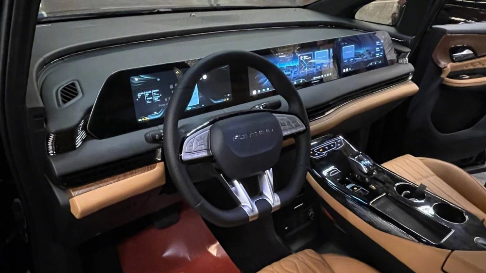 Forthing U-Tour V9 первый ряд сидений салон интерьер