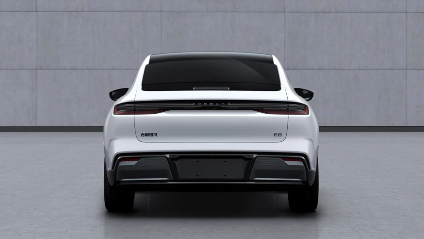 седан Geely Galaxy E8 сзади