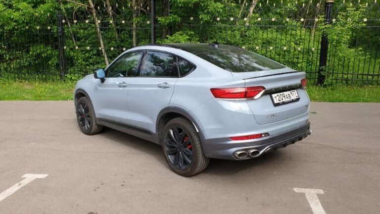 Geely Tugella подкаст Андреев сбоку сзади